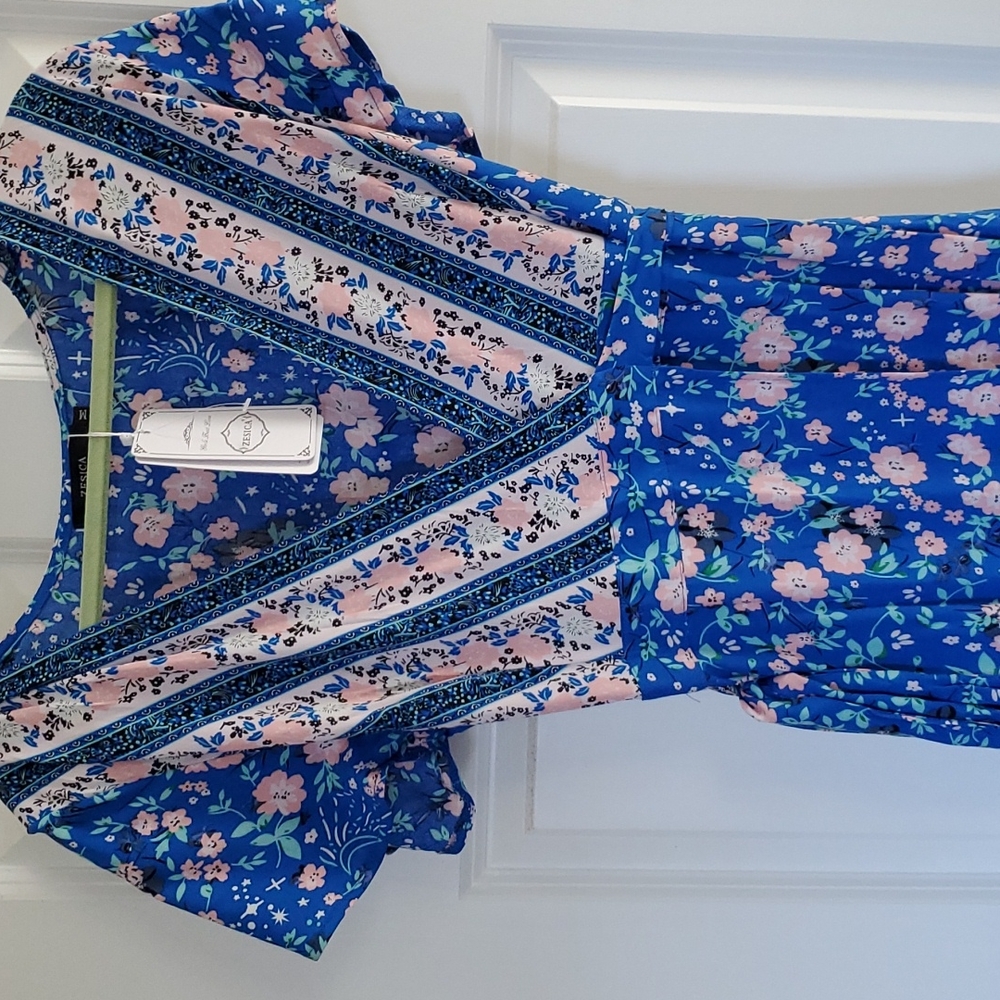 Zesica size medium floral dress NWT